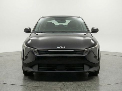 Used 2025 Kia K4 LXS image 2