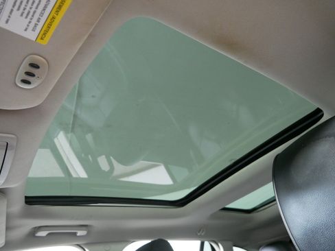 Used 2013 Lincoln MKX AWD image 31