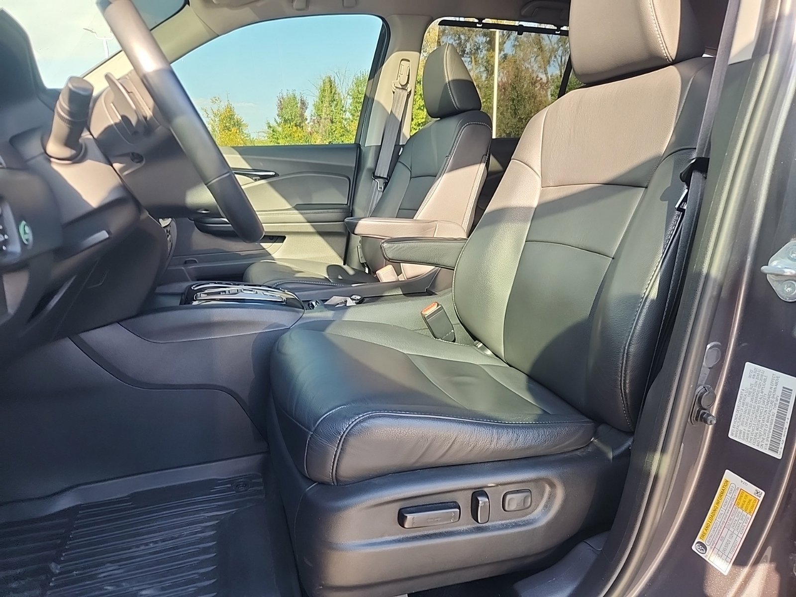 Used 2022 Honda Pilot Touring image 16