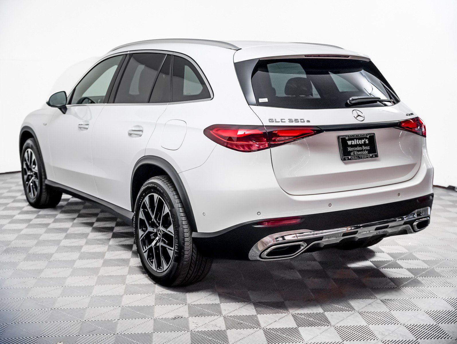 Certified 2025 Mercedes-Benz GLC 350e 4MATIC image 2