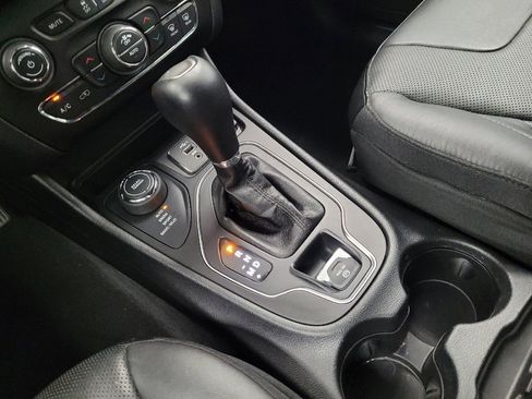 Used 2020 Jeep Cherokee High Altitude AWD/4WD image 26