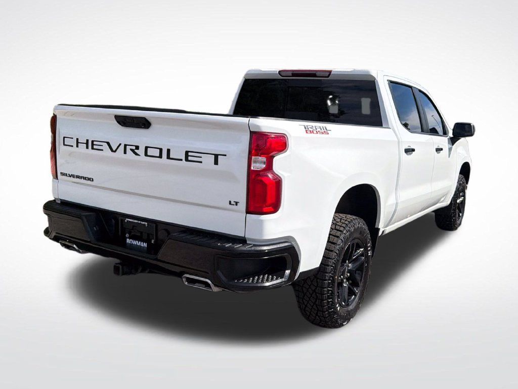 Used 2024 Chevrolet Silverado 1500 LT Trail Boss w/ Convenience Package II AWD/4WD image 6