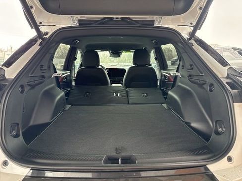 New 2025 Chevrolet Equinox EV RS FWD image 38