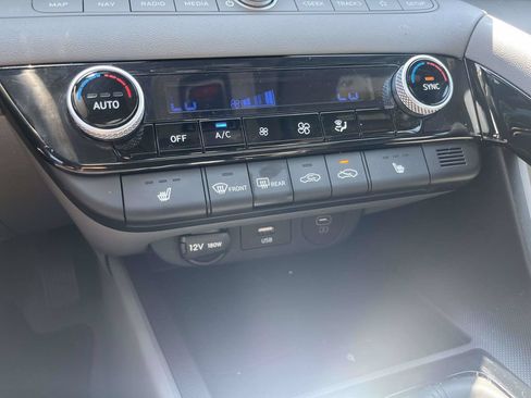Certified 2024 Hyundai Elantra SEL w/ Convenience Package FWD image 24