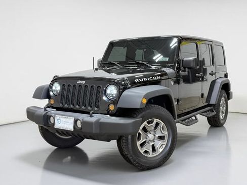 Used 2018 Jeep Wrangler Unlimited Rubicon w/ Connectivity Group AWD/4WD image 2