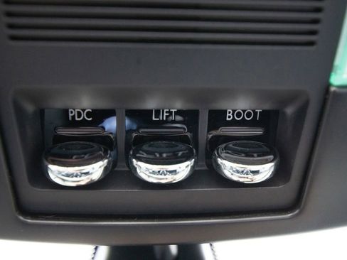 Used 2016 Rolls-Royce Phantom Drophead Coupe image 56