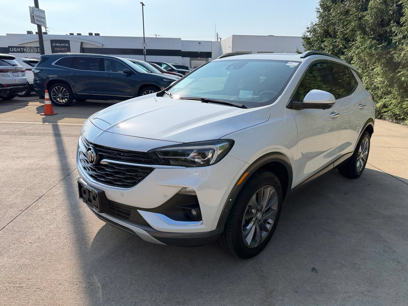 Used 2022 Buick Encore GX Essence w/ Advanced Technology Package AWD/4WD image 7