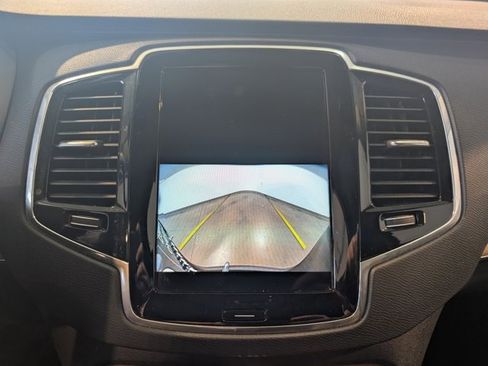 Used 2023 Volvo XC90 B5 Plus w/ Protection Package Premier image 17