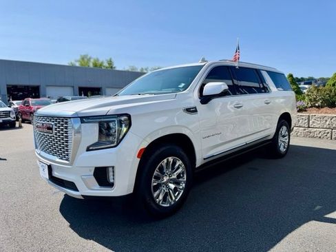 Certified 2024 GMC Yukon XL Denali AWD/4WD image 3