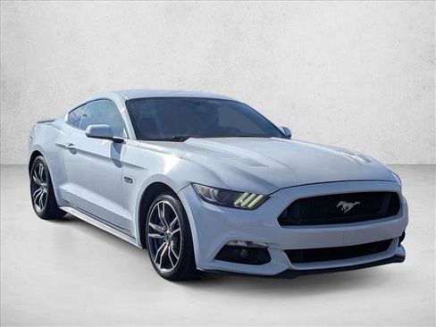 Used 2017 Ford Mustang GT image 3