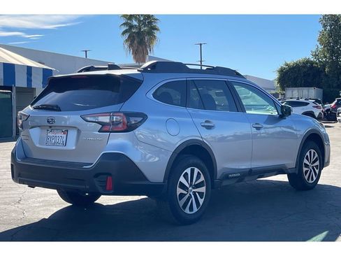 Certified 2022 Subaru Outback Premium image 5