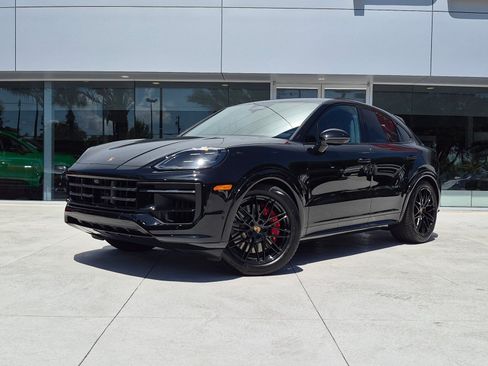 New 2026 Porsche Cayenne GTS AWD/4WD image 1