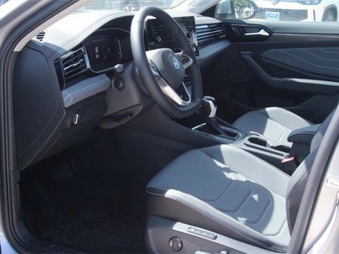 New 2025 Volkswagen Jetta SEL image 10