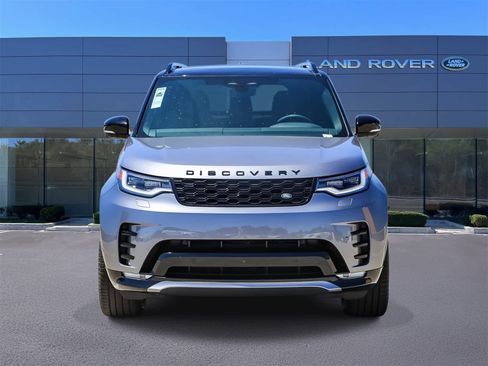 New 2025 Land Rover Discovery Dynamic SE image 2