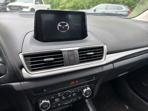 Used 2017 MAZDA MAZDA3 Touring w/ Popular Equipment Package FWD image 9