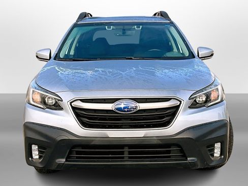 Used 2021 Subaru Outback Premium image 3