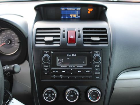 Used 2015 Subaru Forester 2.5i Premium image 18