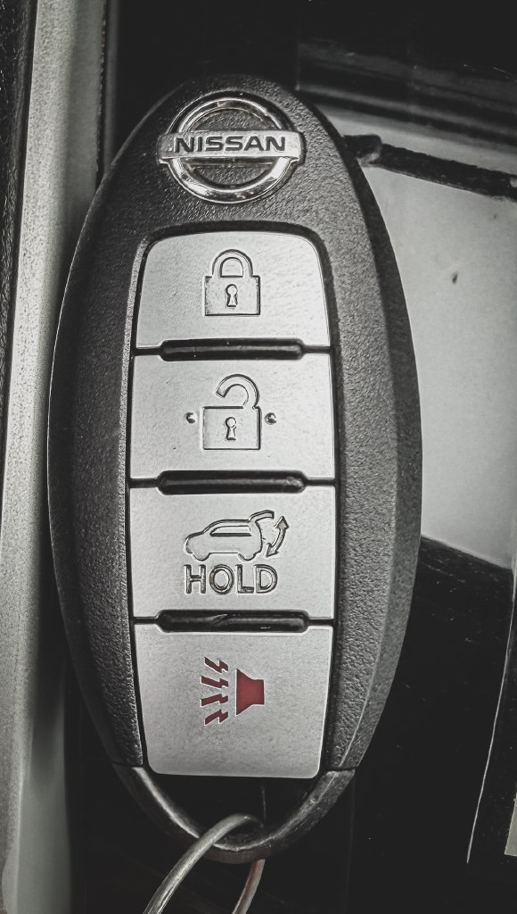 Used 2015 Nissan Rogue SL AWD/4WD image 5