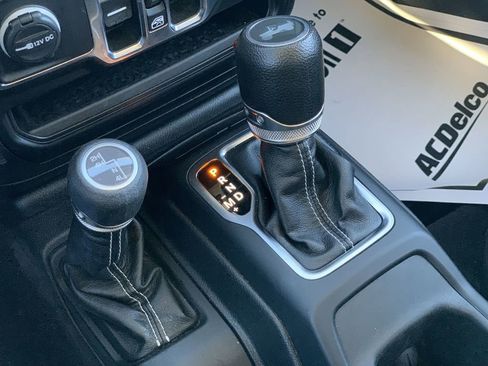 Used 2023 Jeep Wrangler Sahara image 13