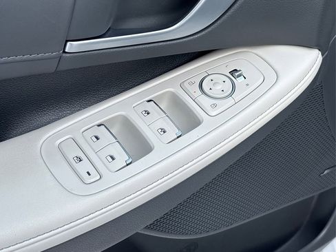 Used 2025 Hyundai Sonata Limited image 32
