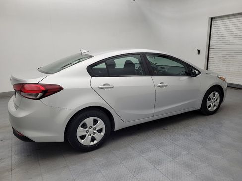 Used 2017 Kia Forte LX image 10