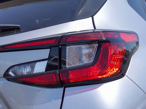Certified 2024 Subaru Crosstrek 2.0i Premium AWD/4WD image 5