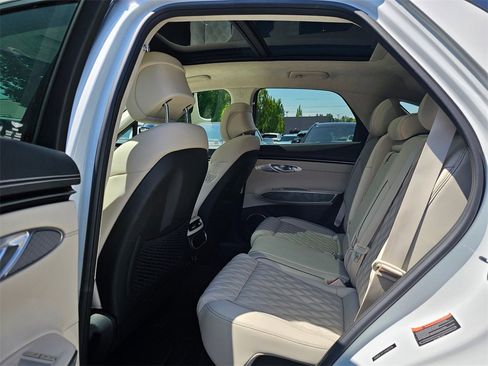 Used 2025 Genesis GV70 3.5T Sport w/ Sport Advanced Package image 18