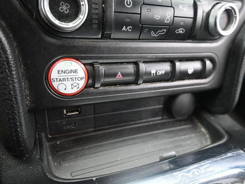 Used 2016 Ford Mustang Coupe image 17