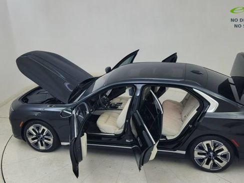 Used 2023 BMW i7 xDrive60 AWD/4WD image 92