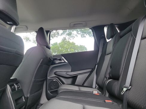 Used 2026 Mitsubishi Outlander ES FWD image 12