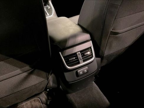 Used 2022 Subaru Outback Premium image 34