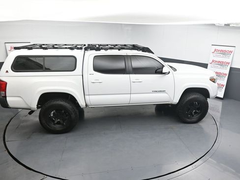 Used 2017 Toyota Tacoma SR5 w/ Tow Package image 31