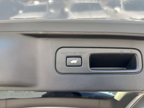 Used 2025 Honda Pilot Touring image 33