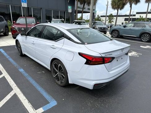 Used 2024 Nissan Altima 2.5 SR FWD image 2