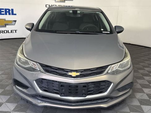 Used 2017 Chevrolet Cruze LT FWD image 8