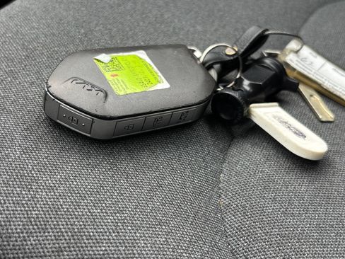 Used 2025 Kia K4 FWD image 18