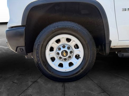 Used 2025 Chevrolet Silverado 3500 W/T AWD/4WD image 14