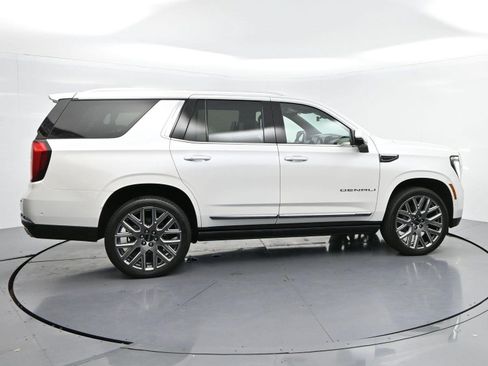 Used 2025 GMC Yukon Denali Ultimate AWD/4WD image 8