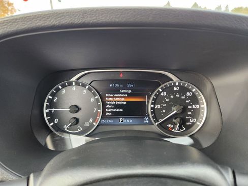 Used 2024 Nissan Frontier SV image 24