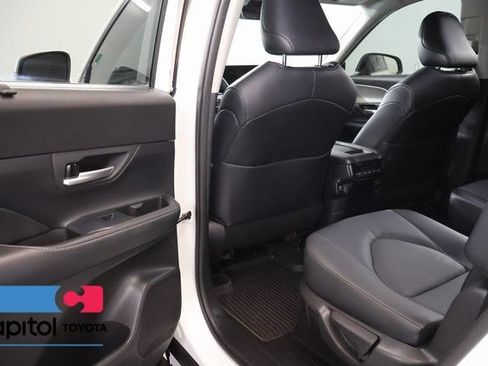 Certified 2024 Toyota Grand Highlander AWD image 31