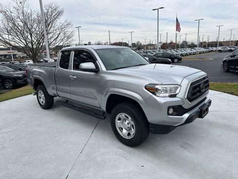 Certified 2023 Toyota Tacoma SR5 image 2