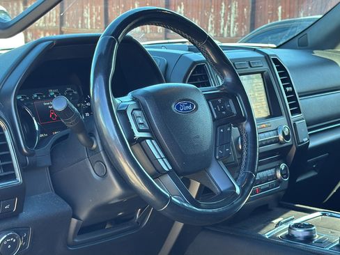 Used 2018 Ford Expedition Limited image 10
