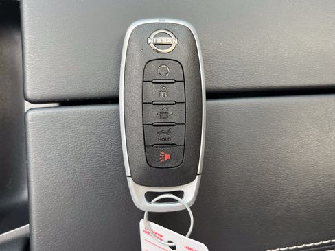 Used 2023 Nissan Rogue Platinum w/ Platinum Premium Package AWD/4WD image 39