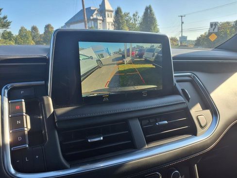 Used 2022 Chevrolet Tahoe Z71 image 12