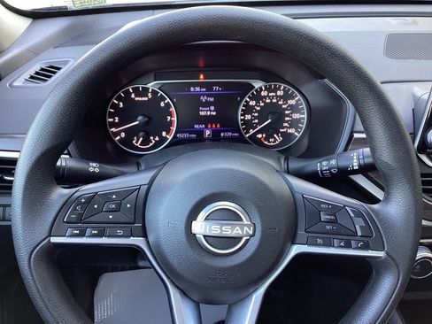 Used 2025 Nissan Altima 2.5 SV AWD/4WD image 24