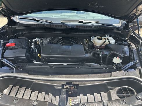 Used 2024 Chevrolet Suburban LT RWD image 35