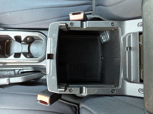 Used 2023 Jeep Wrangler Sport AWD/4WD image 30