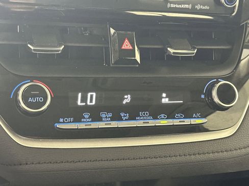 Used 2022 Toyota Corolla XLE image 19