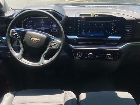 Used 2023 Chevrolet Silverado 1500 LT AWD/4WD image 8