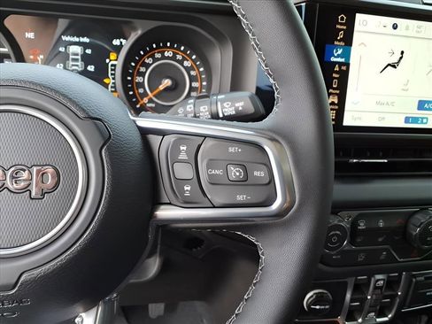 New 2026 Jeep Wrangler Unlimited Sahara AWD/4WD image 22